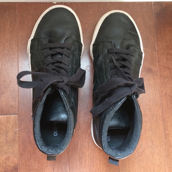 Boys black lace up high tops - Picture 6 of 9